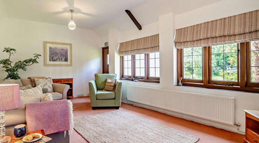 Photo of 1 Bed in Ellicombe