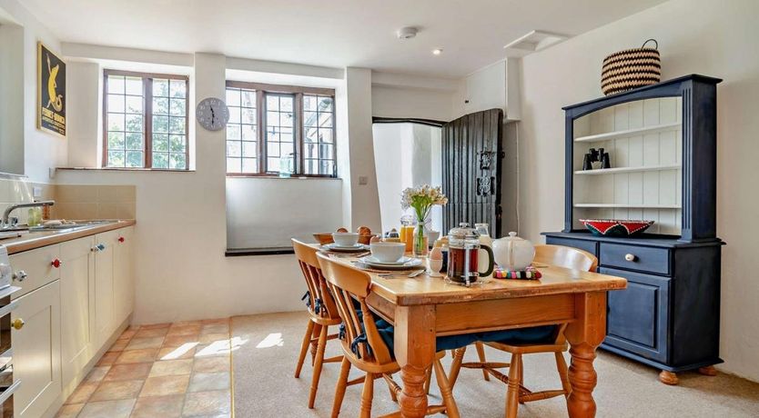 Photo of 1 Bed in Ellicombe