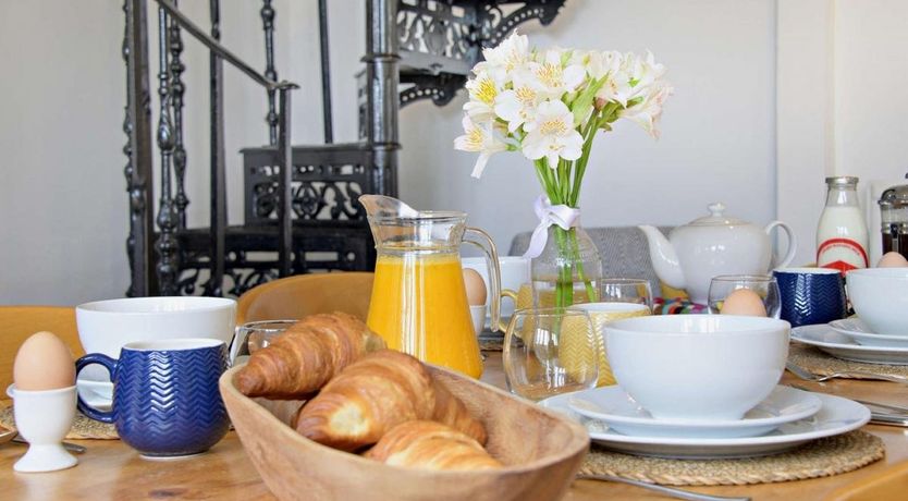 Photo of 1 Bed in Ellicombe