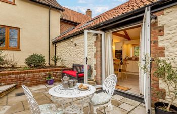 1 Bed in Chard Holiday Cottage