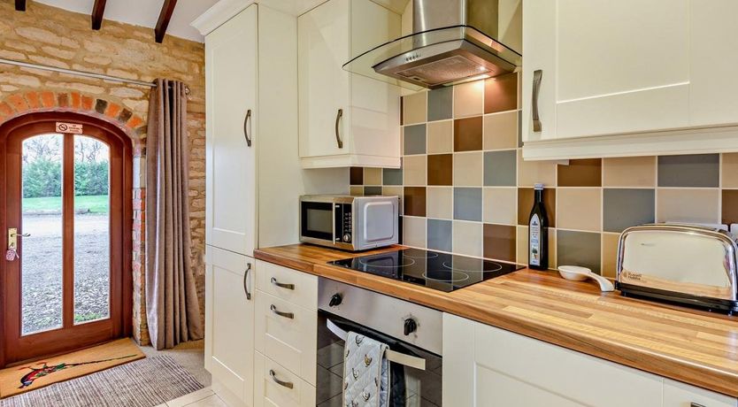 Photo of 2 Bed in Ashby De La Launde