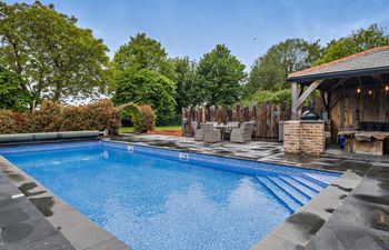 6 Bed in King's Lynn Holiday Cottage