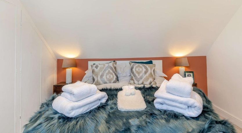 Photo of 2 Bed in Kilburn