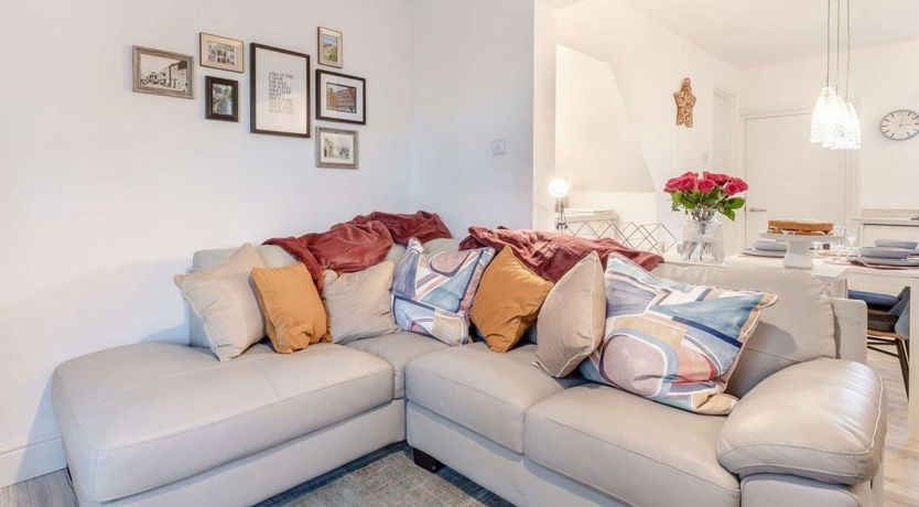 Photo of 2 Bed in Kilburn