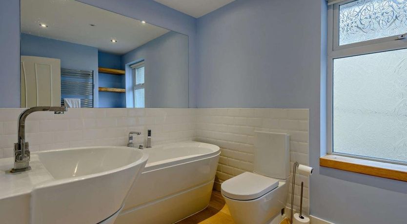 Photo of 5 Bed in Swanage