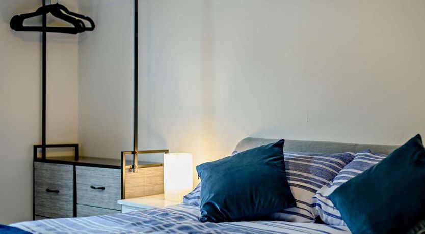 Photo of 5 Bed in Swanage