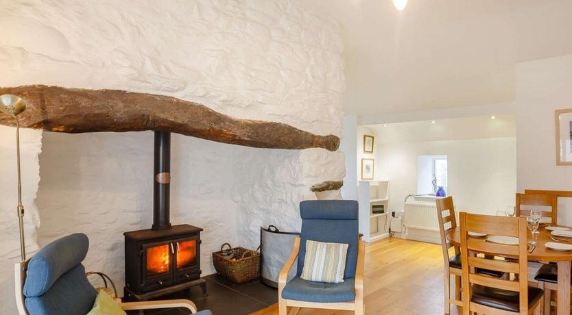 Photo of 3 Bed in Aberdesach