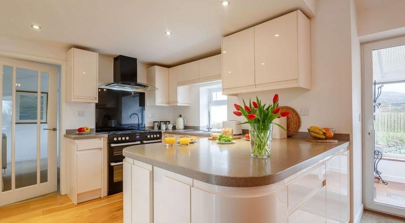 Photo of 3 Bed in Aberdesach