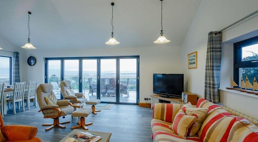 Photo of 5 Bed in Aberdovey