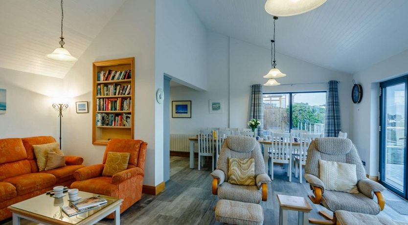 Photo of 5 Bed in Aberdovey