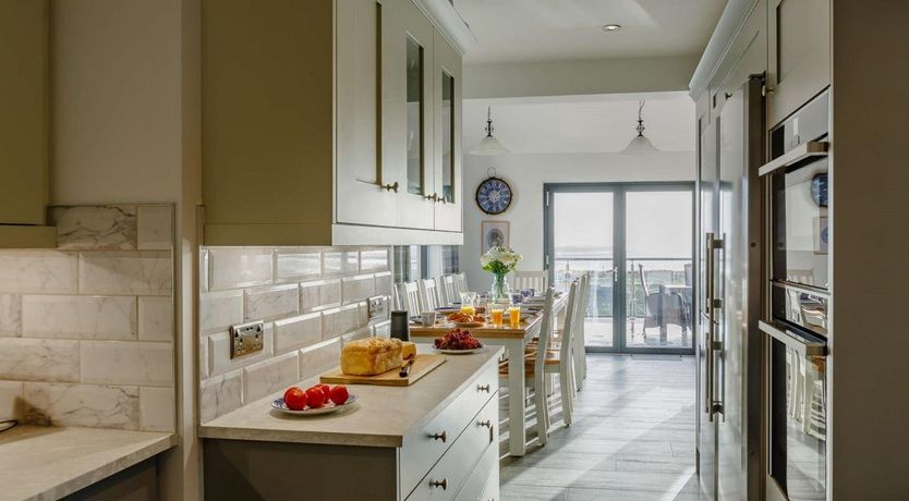 Photo of 5 Bed in Aberdovey