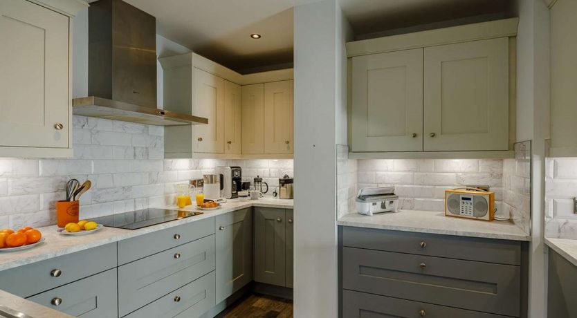 Photo of 5 Bed in Aberdovey