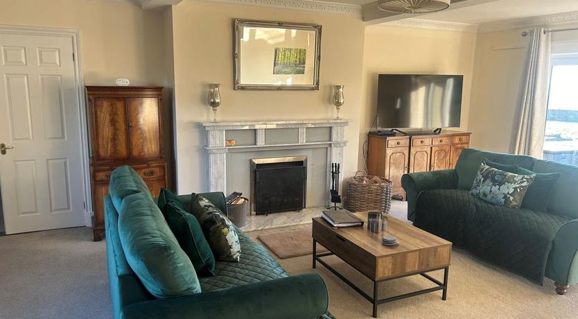 Photo of 6 Bed in Awre