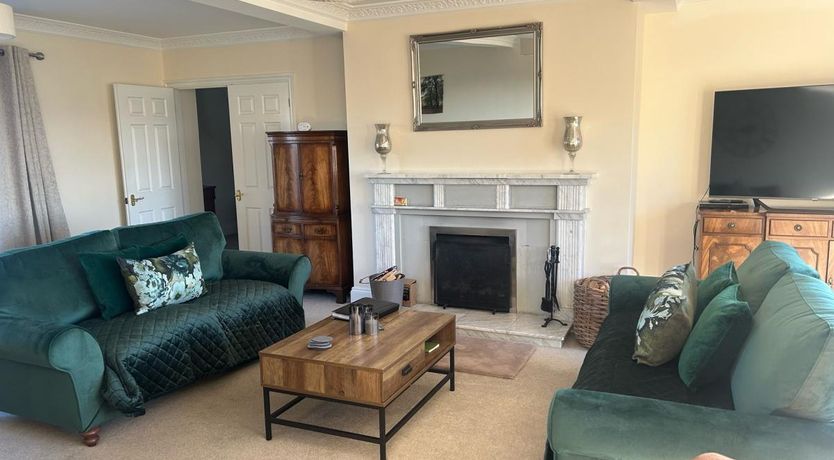 Photo of 6 Bed in Awre