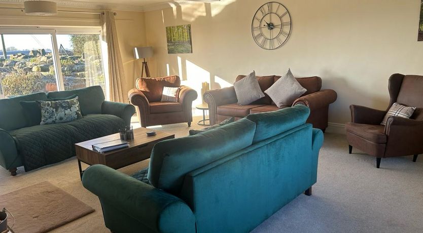 Photo of 6 Bed in Awre