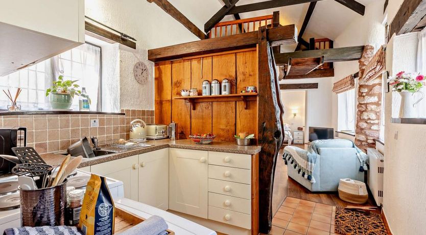 Photo of 2 Bed in Ellicombe