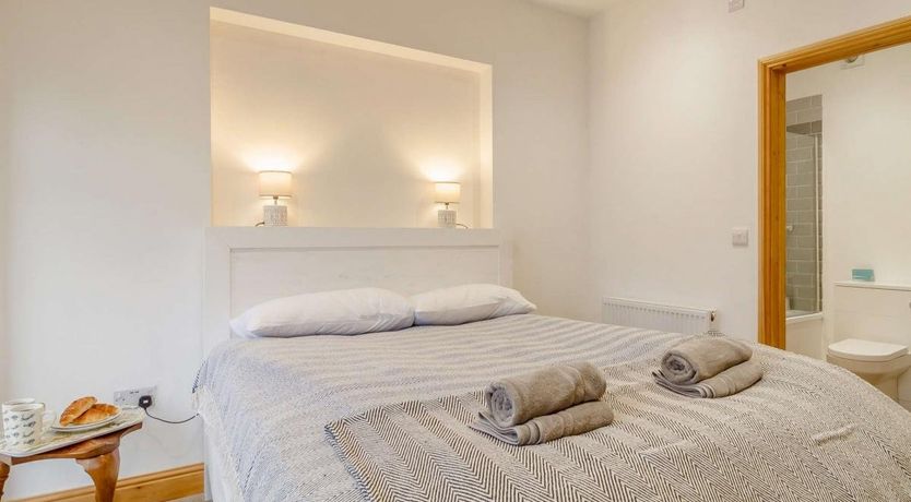 Photo of 2 Bed in Cantley