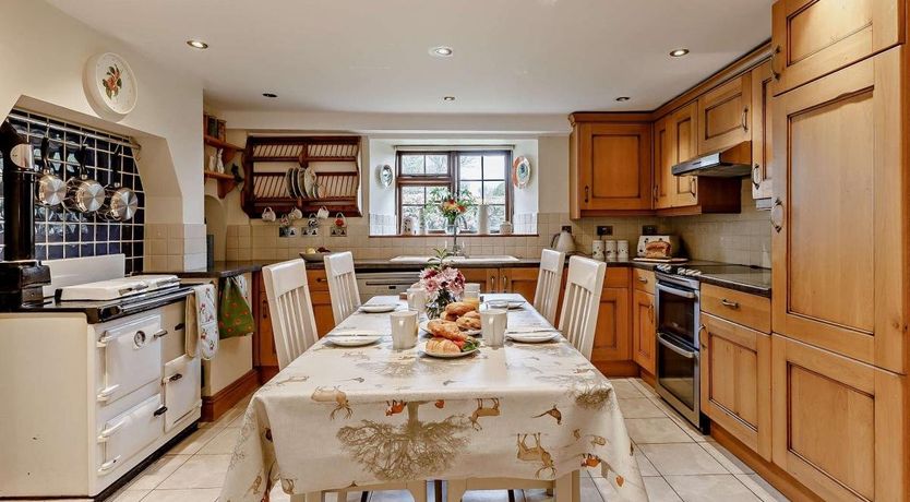 Photo of 4 Bed in Combe Martin