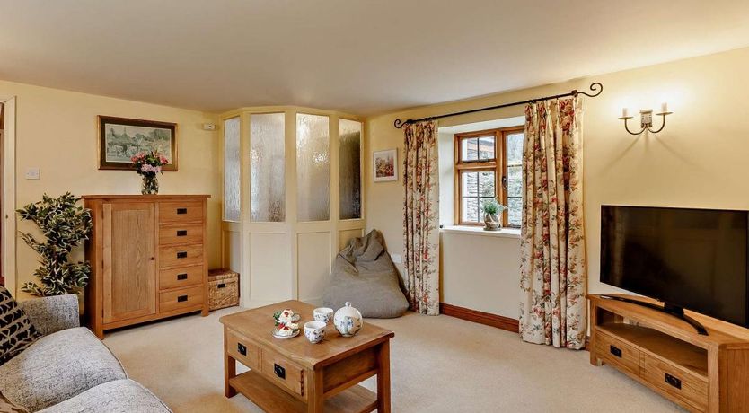 Photo of 4 Bed in Combe Martin