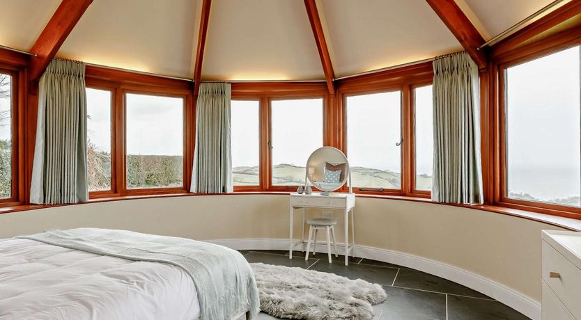 Photo of 4 Bed in Combe Martin