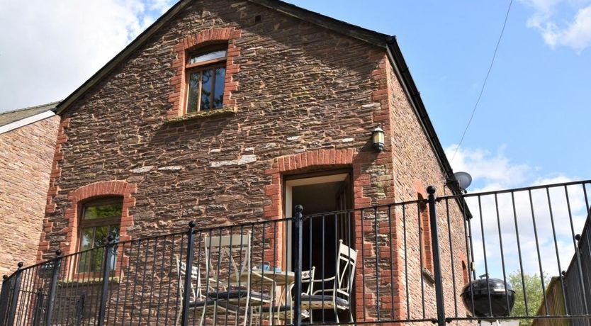 Photo of in Llangorse  (91085)