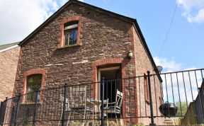 Photo of in Llangorse (91085)
