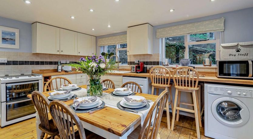 Photo of 3 Bed in Weare Giffard