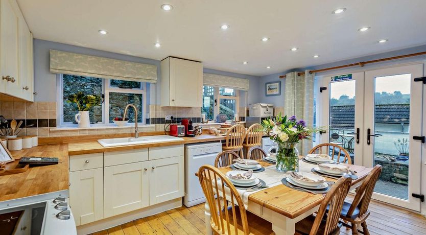 Photo of 3 Bed in Weare Giffard