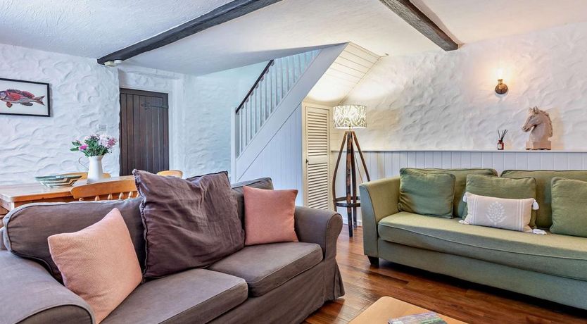 Photo of 2 Bed in Ellicombe