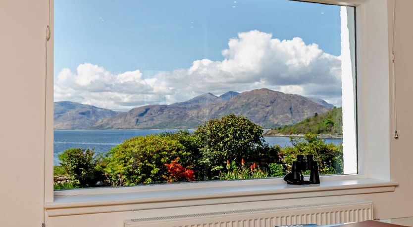 Photo of 4 Bed in Onich