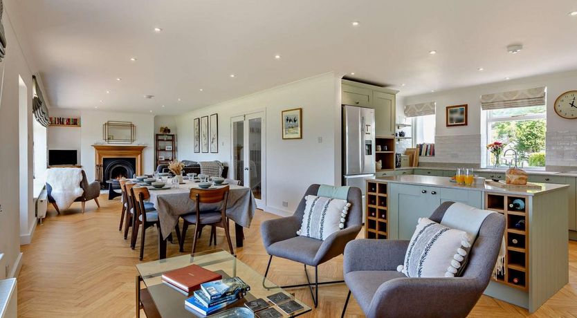 Photo of 4 Bed in Onich