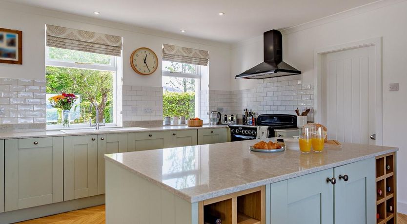 Photo of 4 Bed in Onich