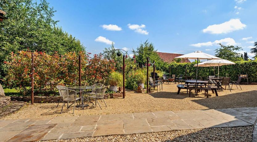 Photo of 8 Bed in Winterbourne