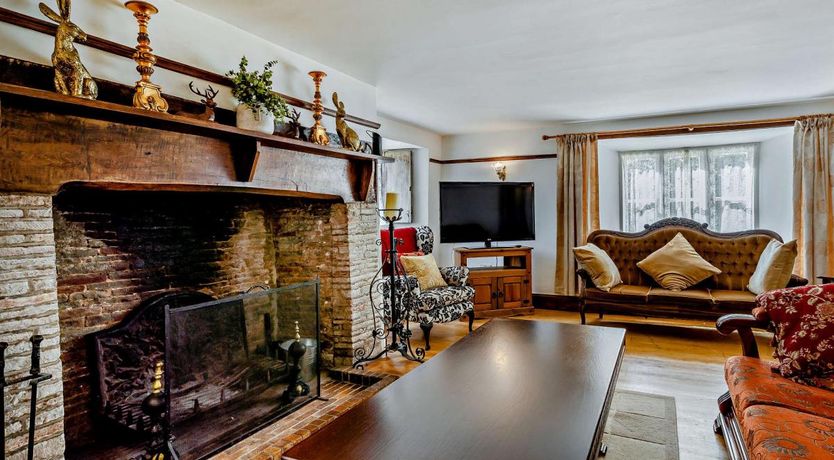 Photo of 8 Bed in Winterbourne