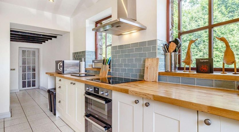 Photo of 2 Bed in Penycae