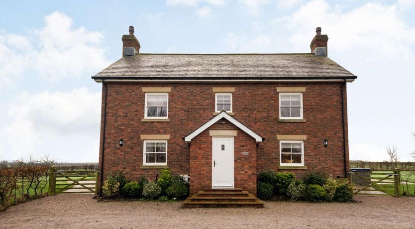 Photo of 5 Bed in Preston