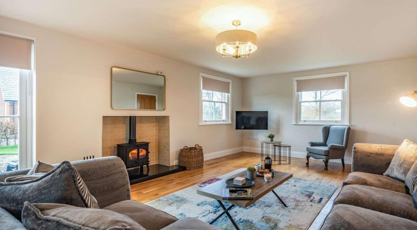 Photo of 5 Bed in Preston