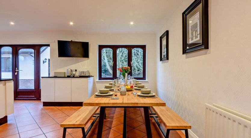 Photo of 5 Bed in Burridge