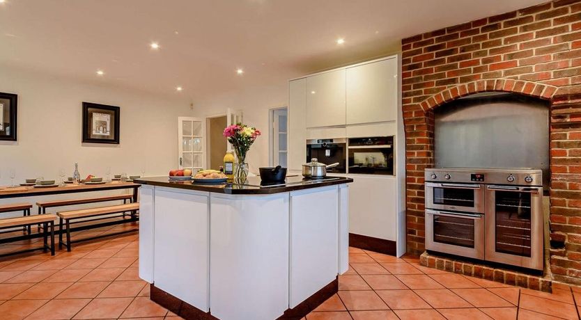 Photo of 5 Bed in Burridge