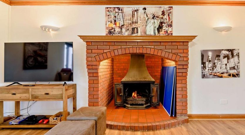 Photo of 5 Bed in Burridge