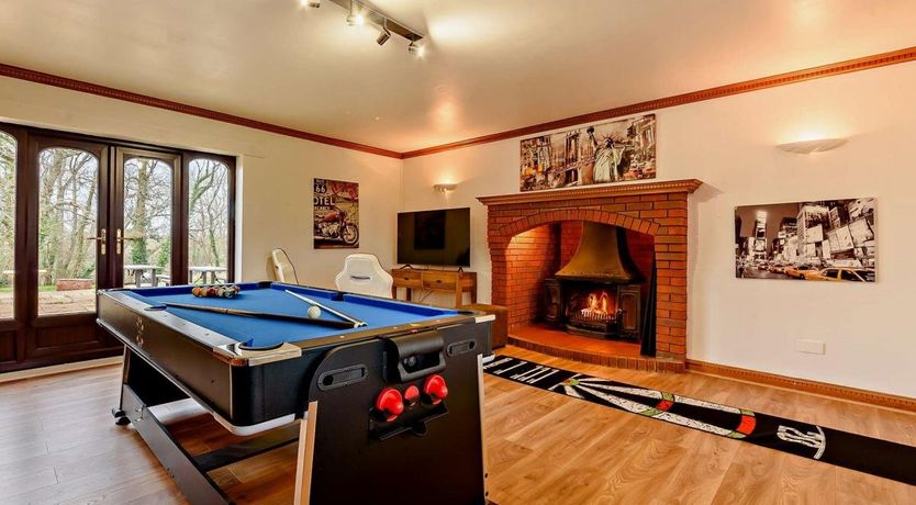 Photo of 5 Bed in Burridge