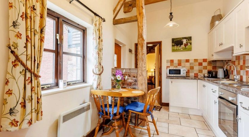 Photo of 1 Bed in Leighton