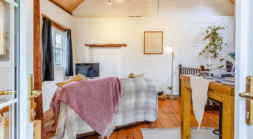 Photo of 1 Bed in Hittisleigh