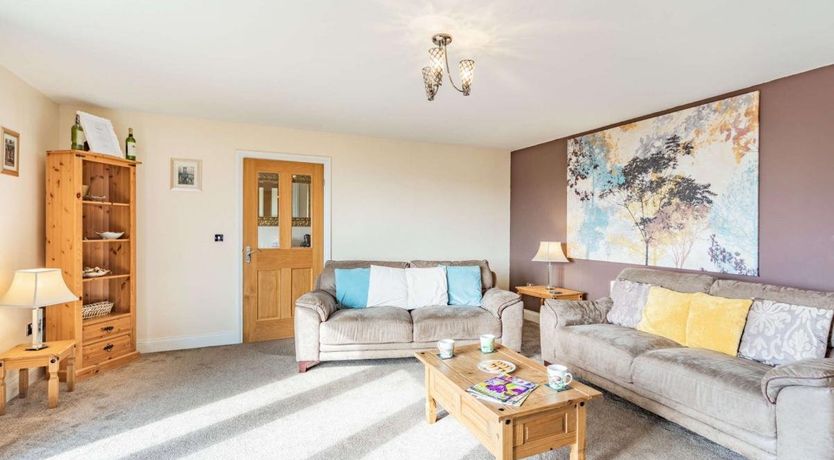 Photo of 3 Bed in Lamberton