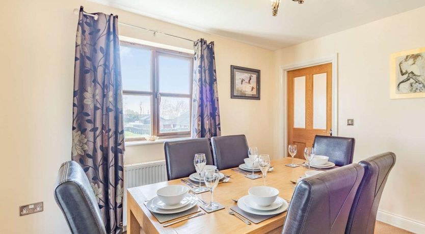 Photo of 3 Bed in Lamberton