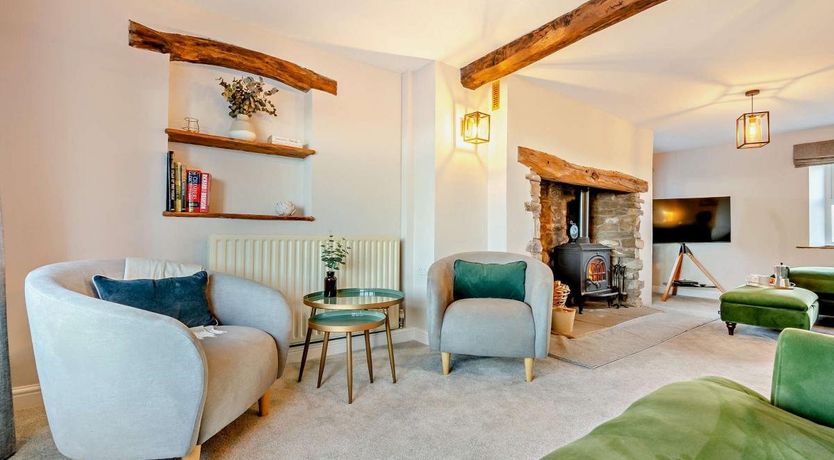 Photo of 5 Bed in Torpenhow