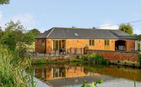 Photo of Barn in Warwickshire