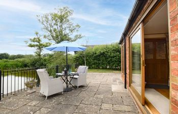 2 Bed in Coventry Holiday Cottage
