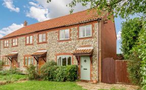 Photo of in Syderstone (89756)