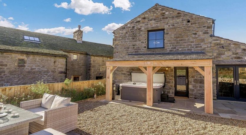 Photo of 3 Bed in Foulridge